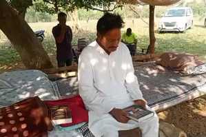 उत्तर प्रदेश : पत्नी हैं कांग्रेस विधायक, लोकसभा चुनाव तक अलग रहेंगे बसपा प्रत्याशी कंकर मुंजारे